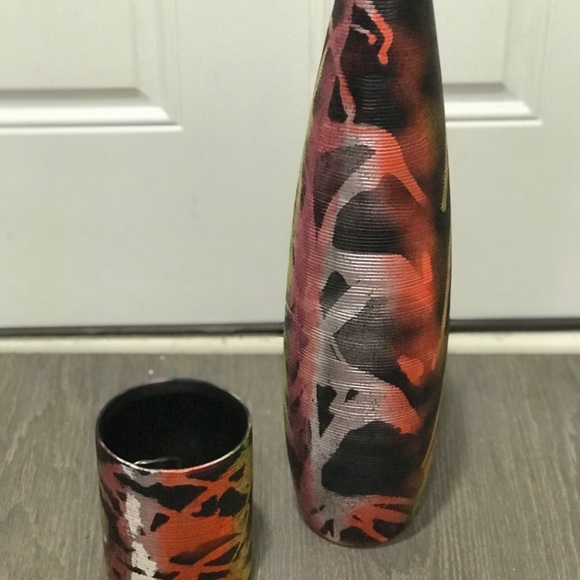 A set-multi-colored fluorescent ceramic vases uses, various techniques to color. - Picture 2 of 4